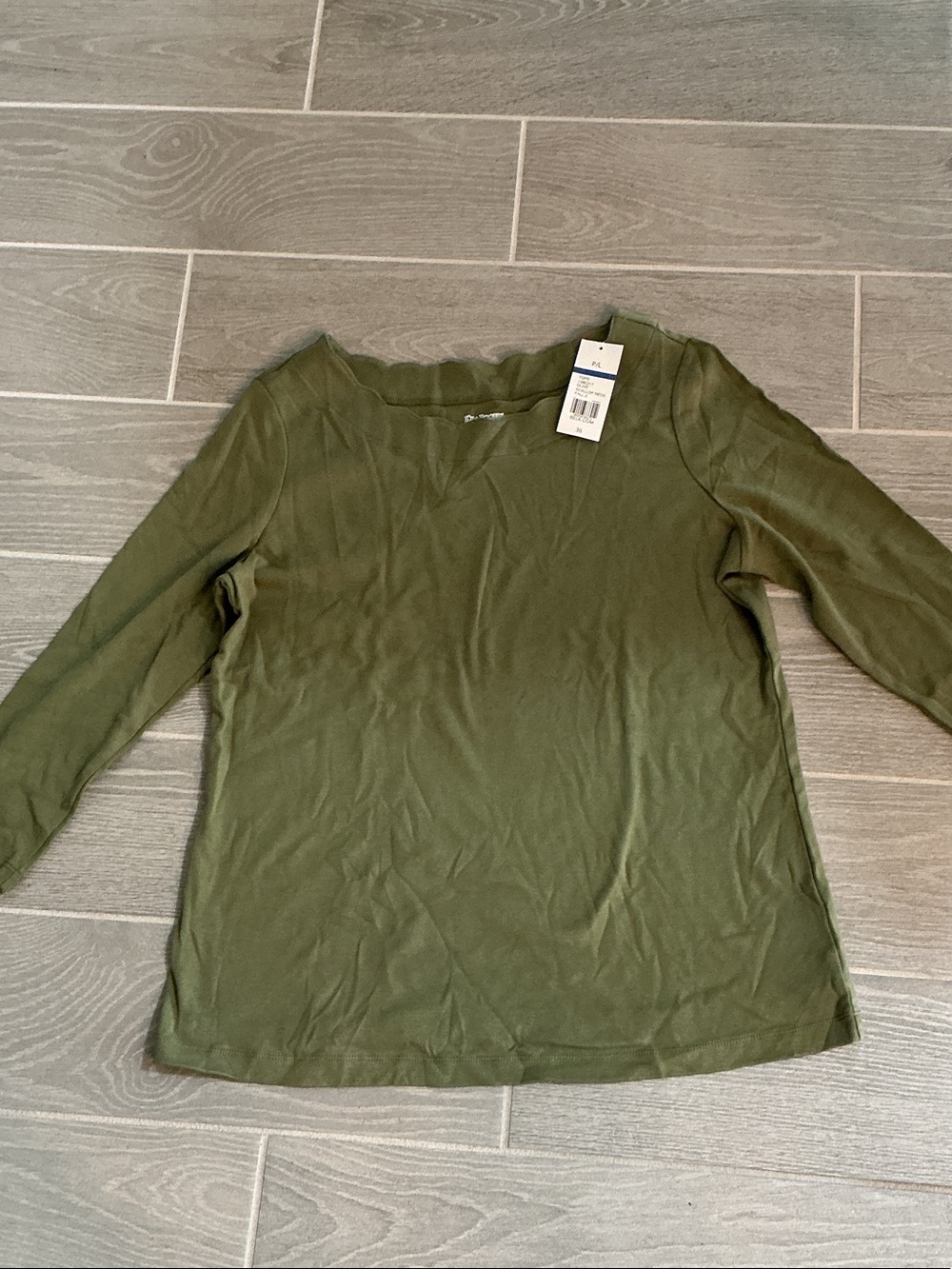 Kim Rogers Olive Long Sleeve Scallop Neck Top Women’s Sz Petite Large NWT